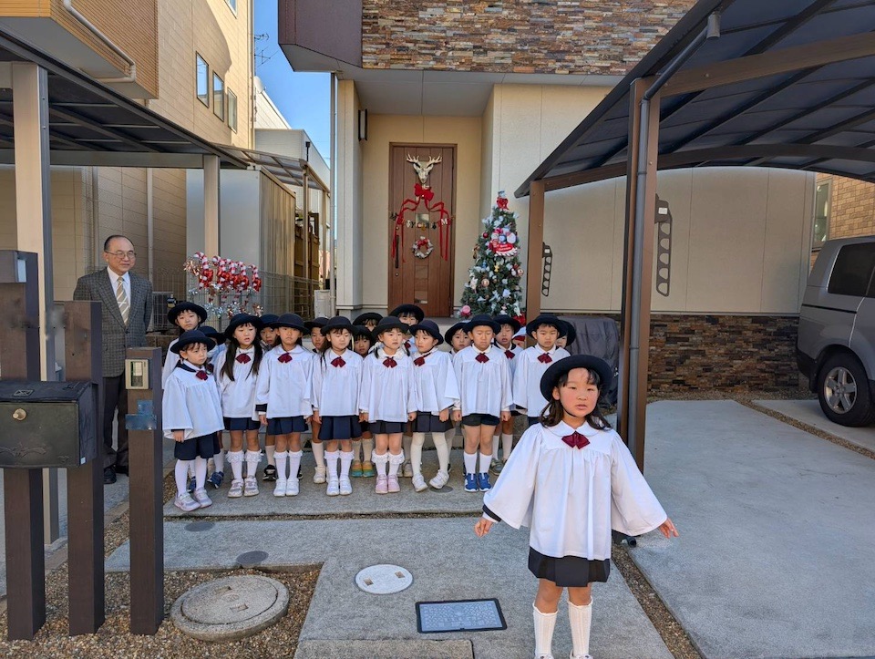 Carolling20251219-1HP